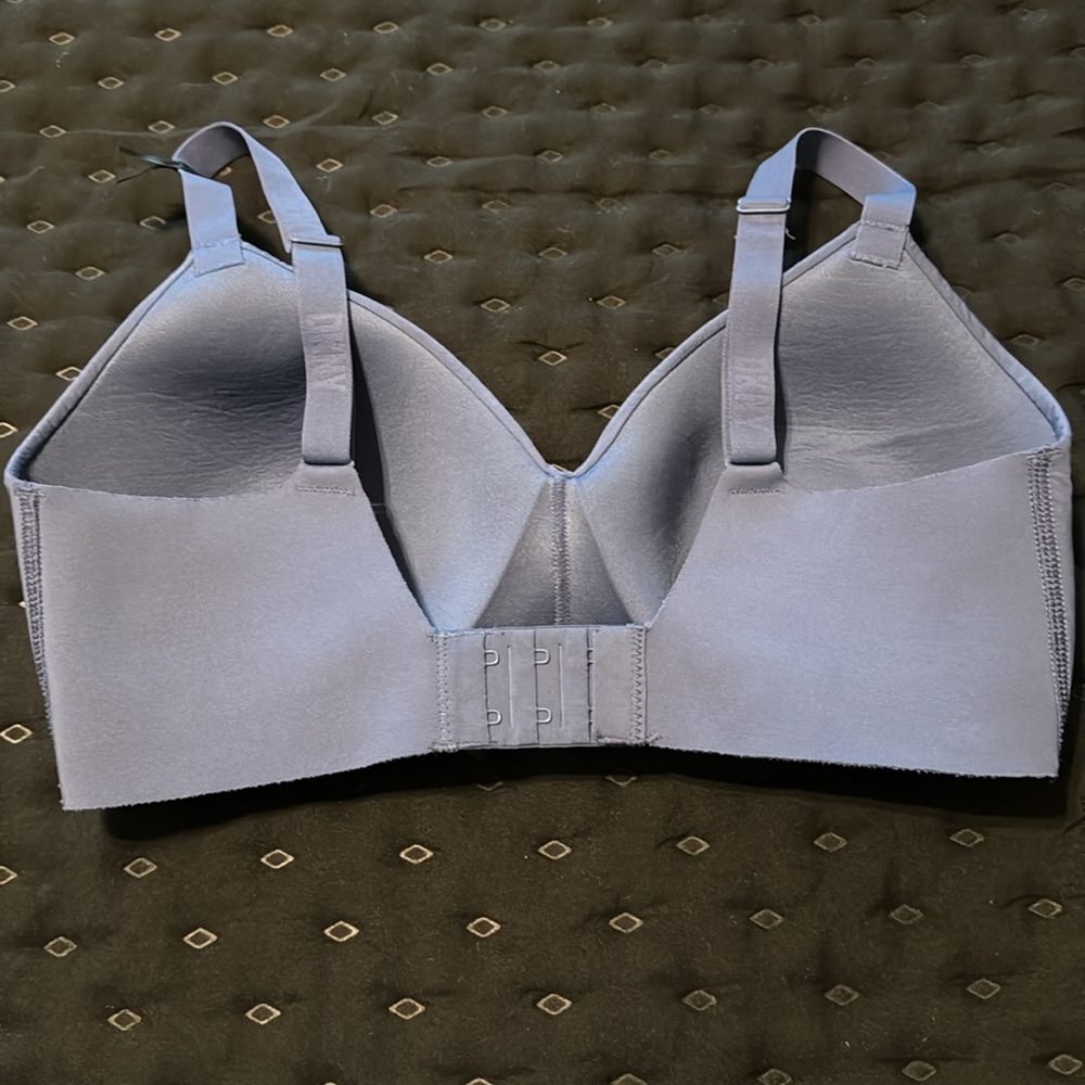 DKNY 32D bra New condition wireless blue invisible - Picture 4 of 9